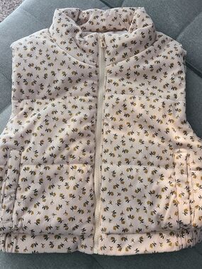 ONLY Cream Quilted Vest with Yellow Floral Pattern & Pockets